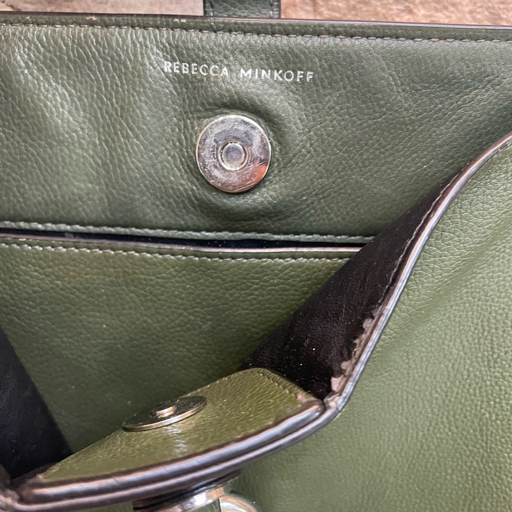 Rebecca Minkoff Hunter Green Small Megan Leather Crossbody Feed Bag 10x10 - Picture 3 of 8